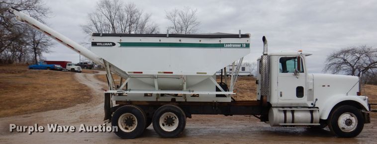 image for item DE7510 1990 International 9300  fertilizer delivery truck