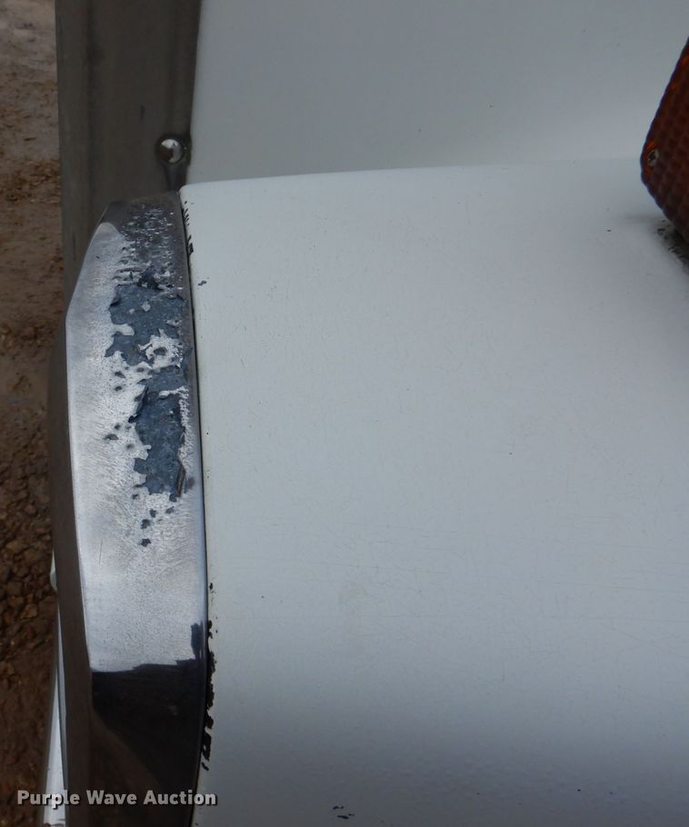 image for item DE7510 1990 International 9300  fertilizer delivery truck