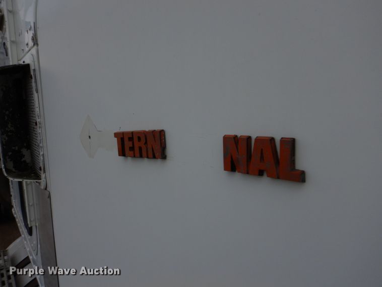 image for item DE7510 1990 International 9300  fertilizer delivery truck