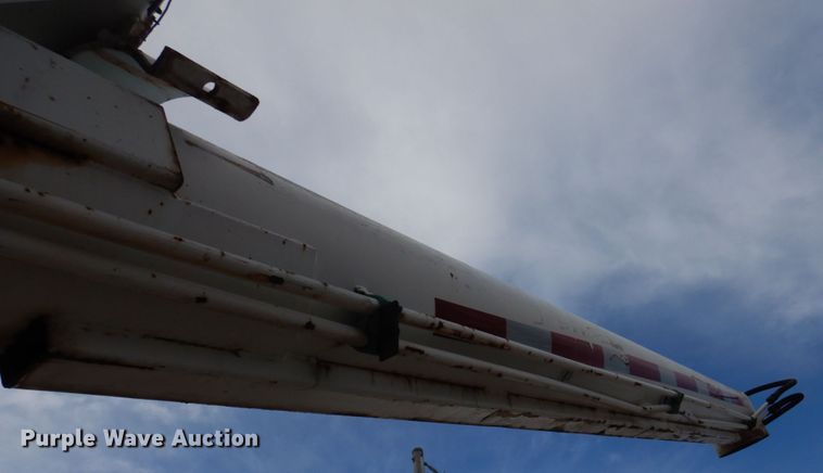 image for item DE7510 1990 International 9300  fertilizer delivery truck