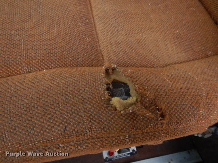 image for item DE7510 1990 International 9300  fertilizer delivery truck