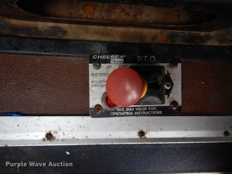 image for item DE7510 1990 International 9300  fertilizer delivery truck