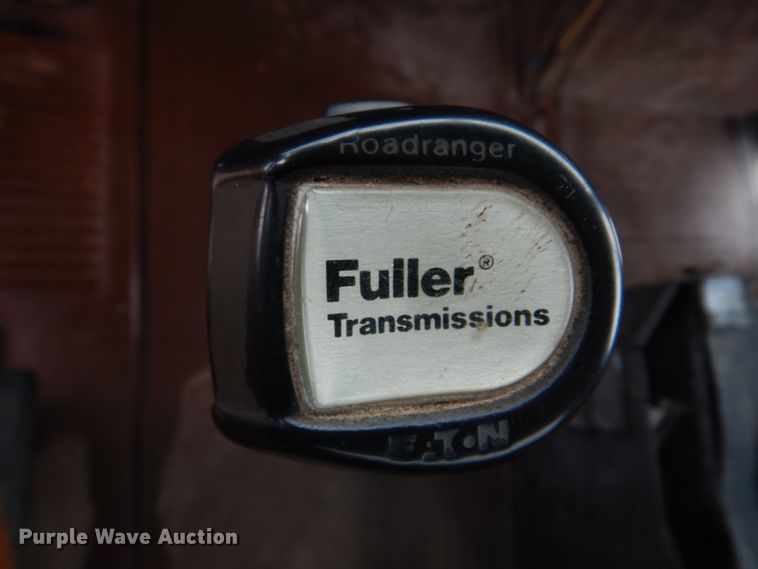 image for item DE7510 1990 International 9300  fertilizer delivery truck