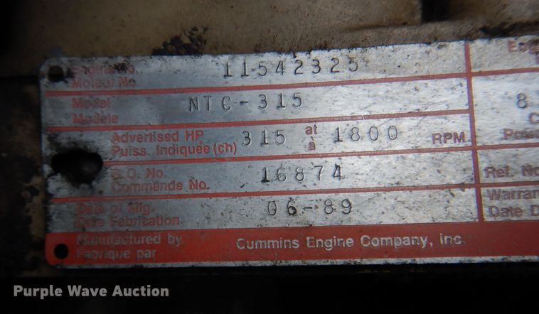 image for item DE7510 1990 International 9300  fertilizer delivery truck