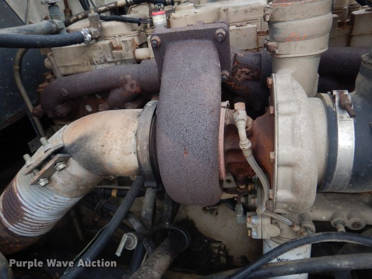 image for item DE7510 1990 International 9300  fertilizer delivery truck