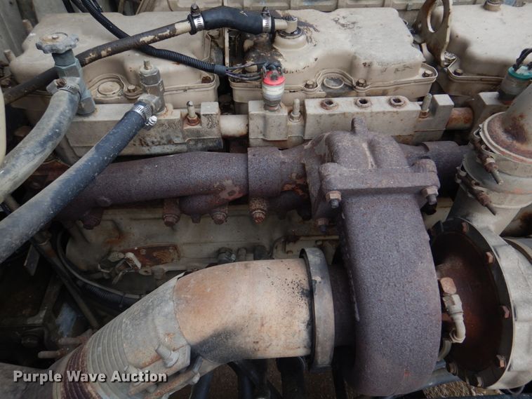 image for item DE7510 1990 International 9300  fertilizer delivery truck