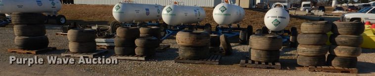 image for item DE7516 Tires