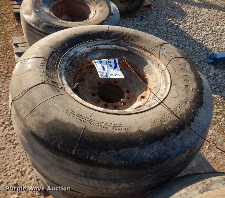 image for item DE7516 Tires