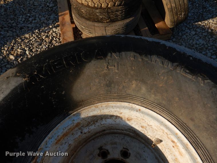 image for item DE7516 Tires