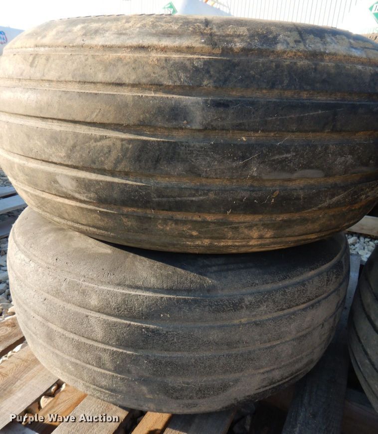 image for item DE7516 Tires