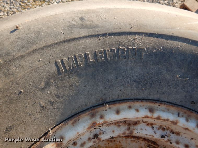 image for item DE7516 Tires