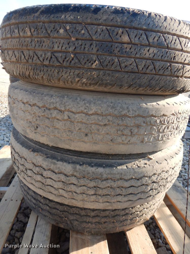 image for item DE7516 Tires