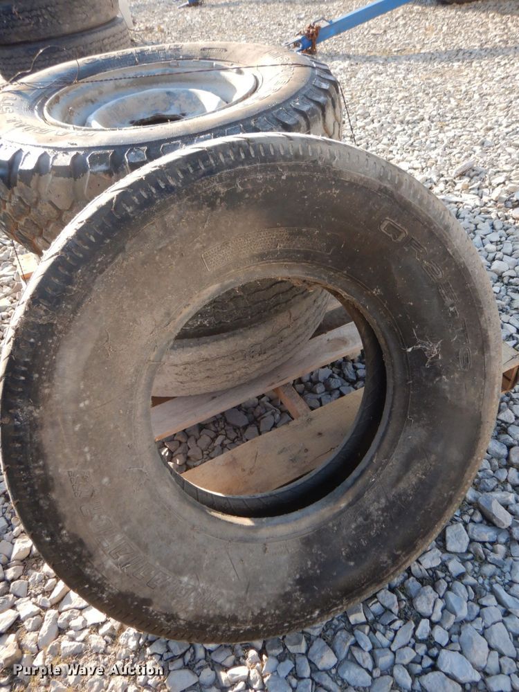 image for item DE7516 Tires