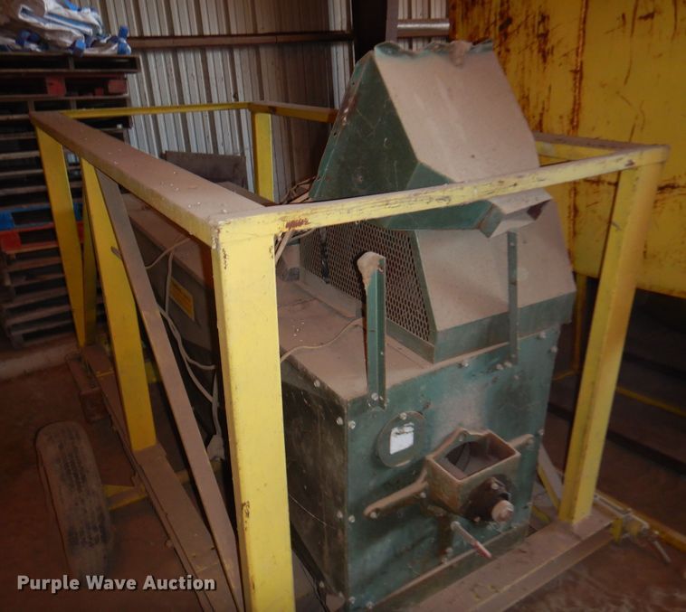 image for item DF0033 Ideal S1-0C  seed cleaner