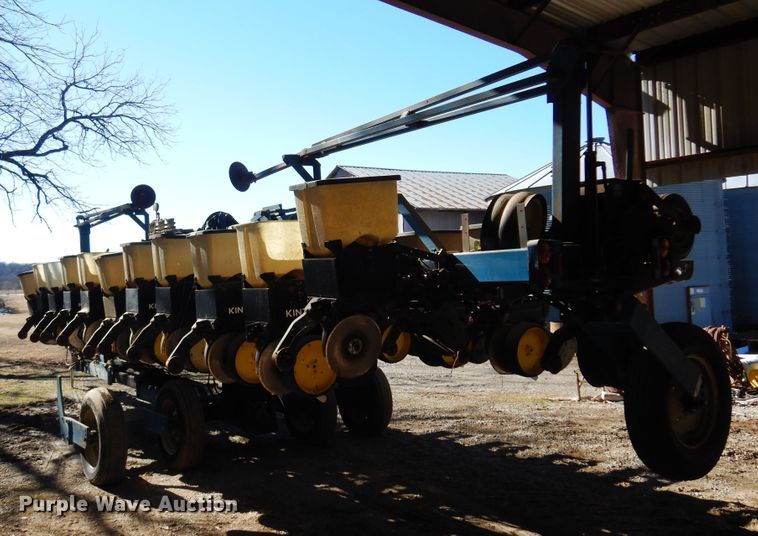 image for item DF0034 Kinze Twin Line  split row planter