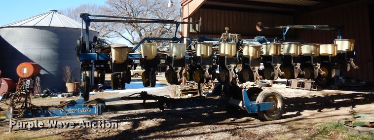 image for item DF0034 Kinze Twin Line  split row planter