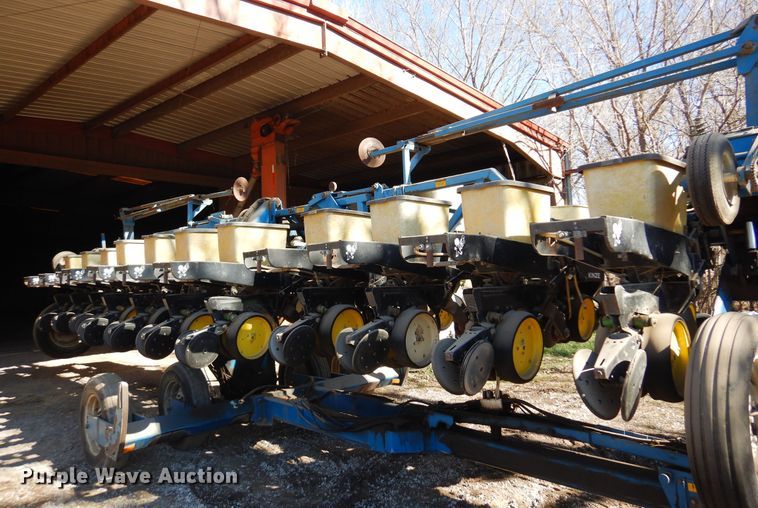 image for item DF0034 Kinze Twin Line  split row planter