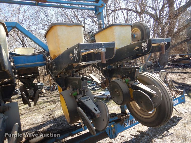 image for item DF0034 Kinze Twin Line  split row planter