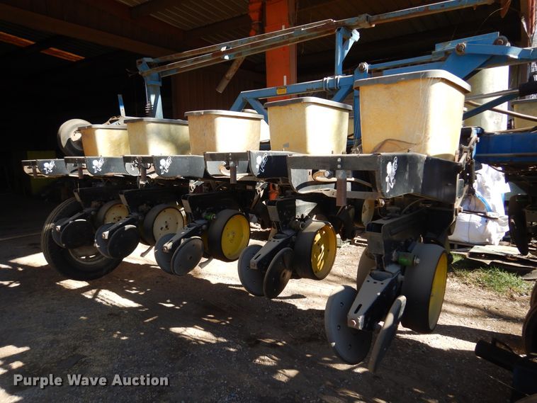 image for item DF0034 Kinze Twin Line  split row planter