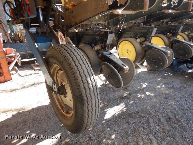 image for item DF0034 Kinze Twin Line  split row planter