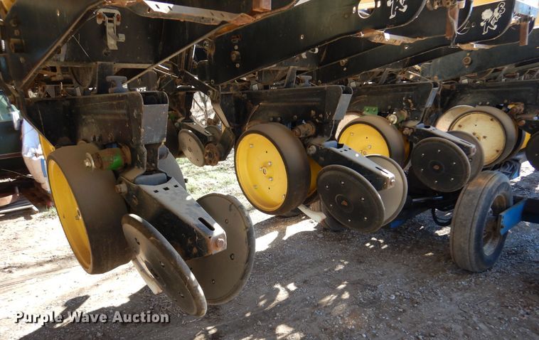 image for item DF0034 Kinze Twin Line  split row planter