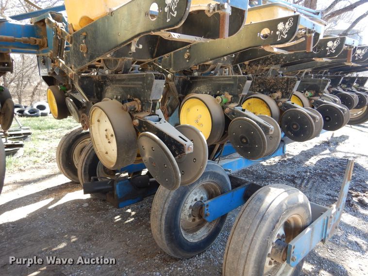 image for item DF0034 Kinze Twin Line  split row planter