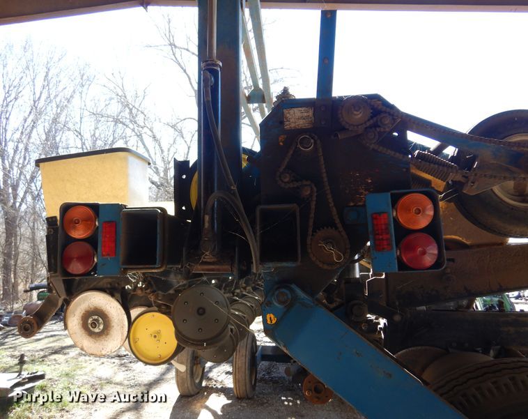 image for item DF0034 Kinze Twin Line  split row planter