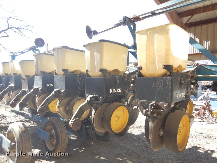 image for item DF0034 Kinze Twin Line  split row planter