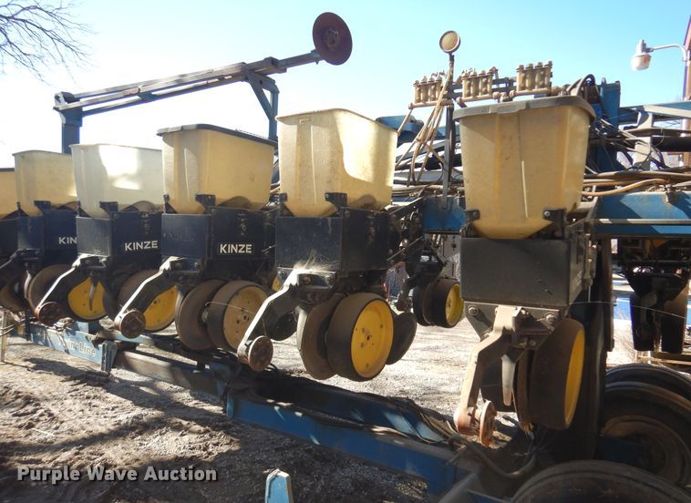 image for item DF0034 Kinze Twin Line  split row planter