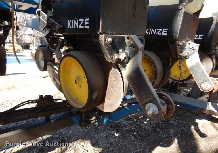 image for item DF0034 Kinze Twin Line  split row planter