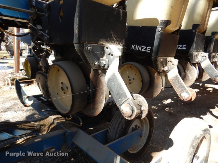 image for item DF0034 Kinze Twin Line  split row planter