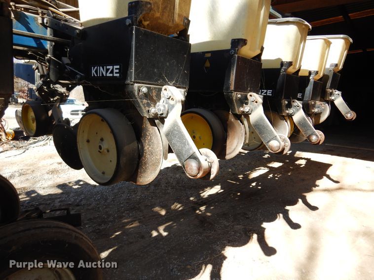 image for item DF0034 Kinze Twin Line  split row planter