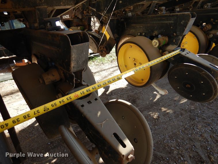 image for item DF0034 Kinze Twin Line  split row planter