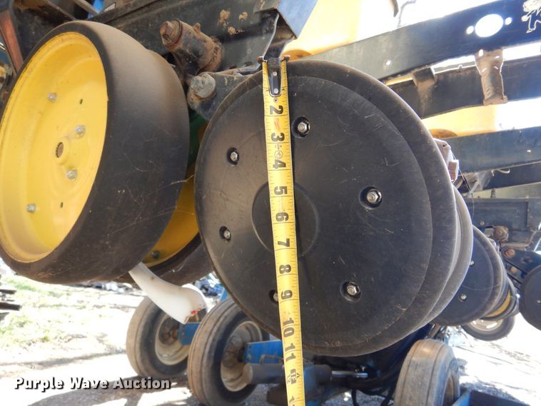 image for item DF0034 Kinze Twin Line  split row planter