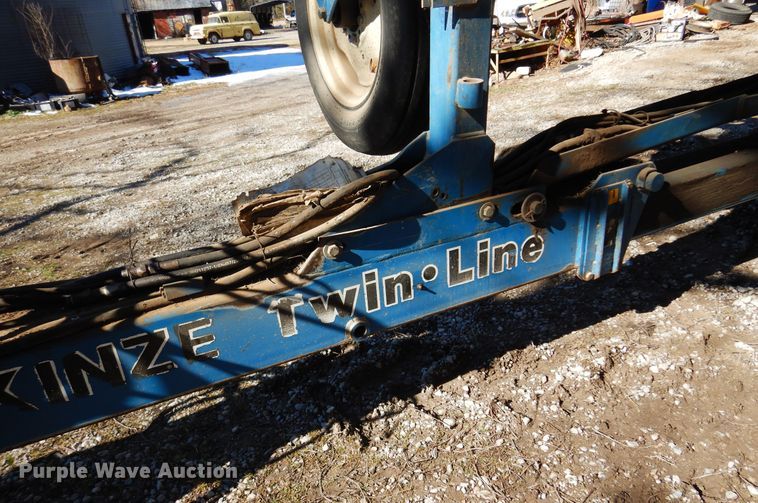 image for item DF0034 Kinze Twin Line  split row planter