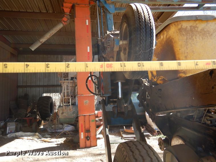 image for item DF0034 Kinze Twin Line  split row planter