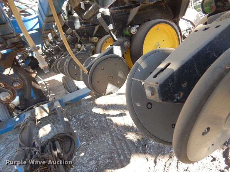 image for item DF0034 Kinze Twin Line  split row planter