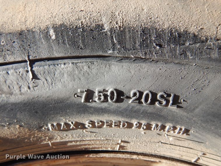 image for item DF0034 Kinze Twin Line  split row planter