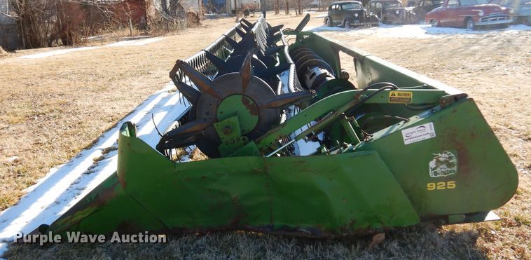 image for item DF0037 1990 John Deere 925F  flex head