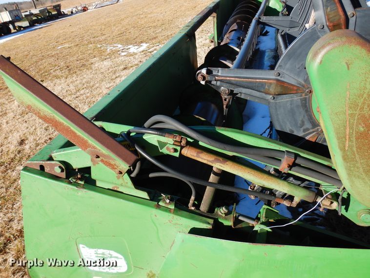 image for item DF0037 1990 John Deere 925F  flex head