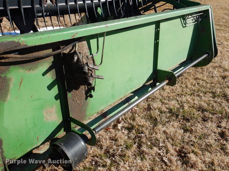 image for item DF0037 1990 John Deere 925F  flex head