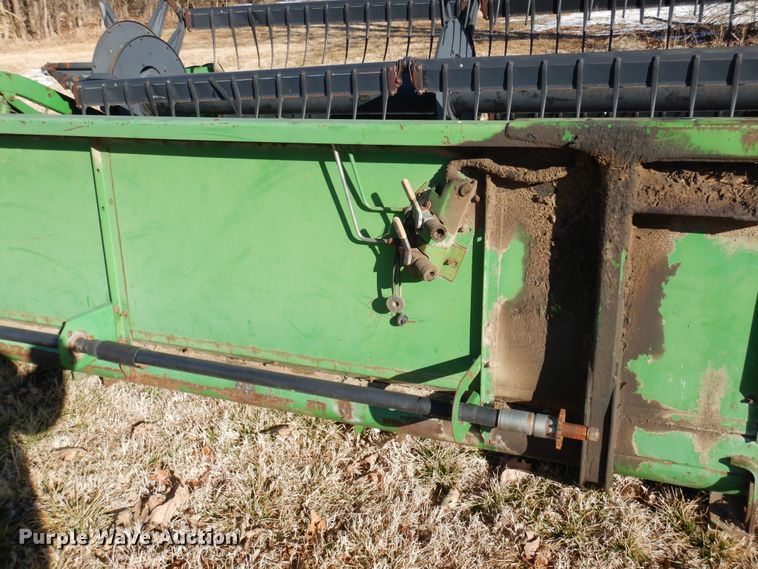 image for item DF0037 1990 John Deere 925F  flex head