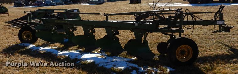 image for item DF0039 John Deere A1450  five bottom plow