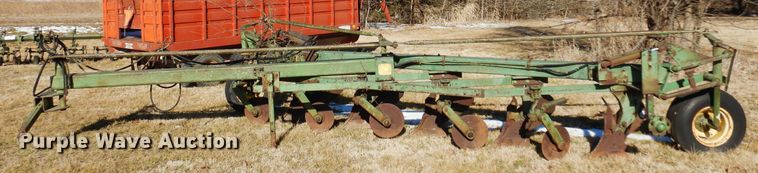 image for item DF0039 John Deere A1450  five bottom plow
