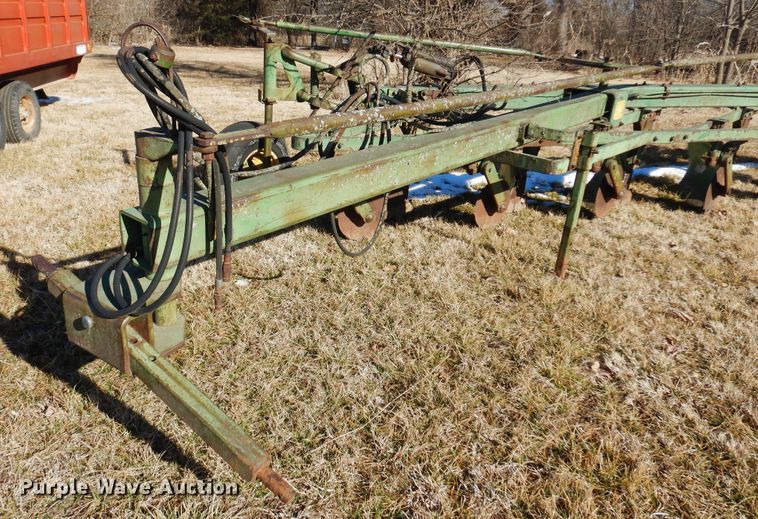 image for item DF0039 John Deere A1450  five bottom plow
