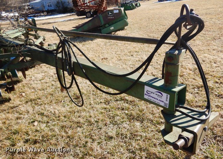 image for item DF0039 John Deere A1450  five bottom plow