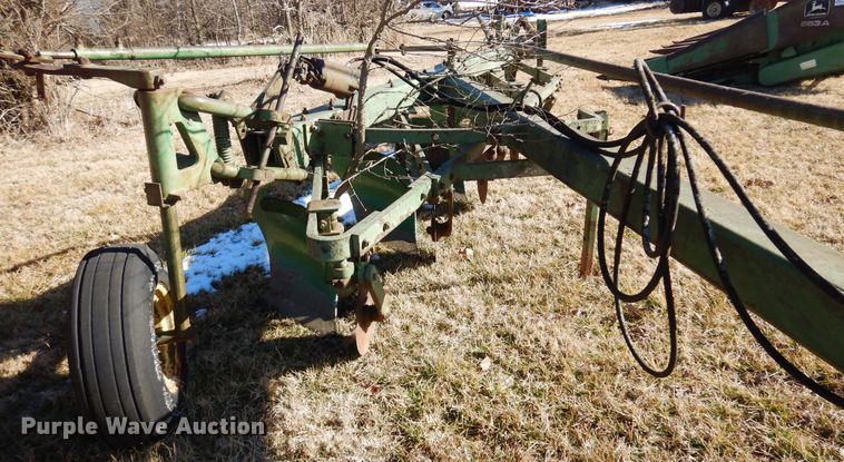 image for item DF0039 John Deere A1450  five bottom plow