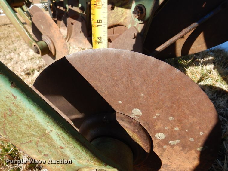 image for item DF0039 John Deere A1450  five bottom plow