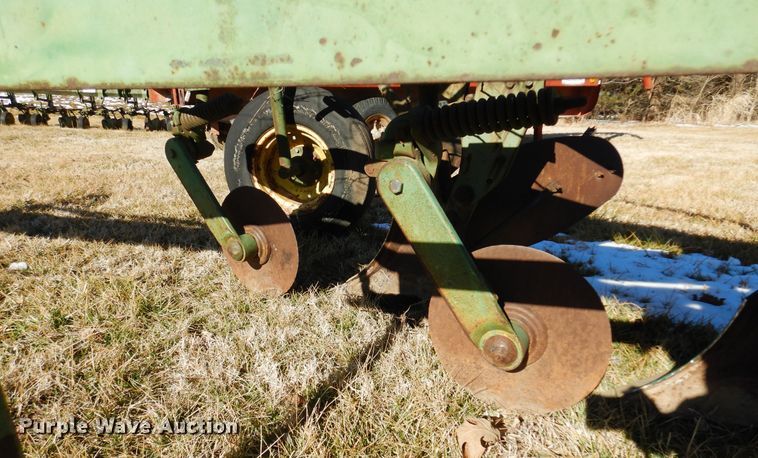 image for item DF0039 John Deere A1450  five bottom plow