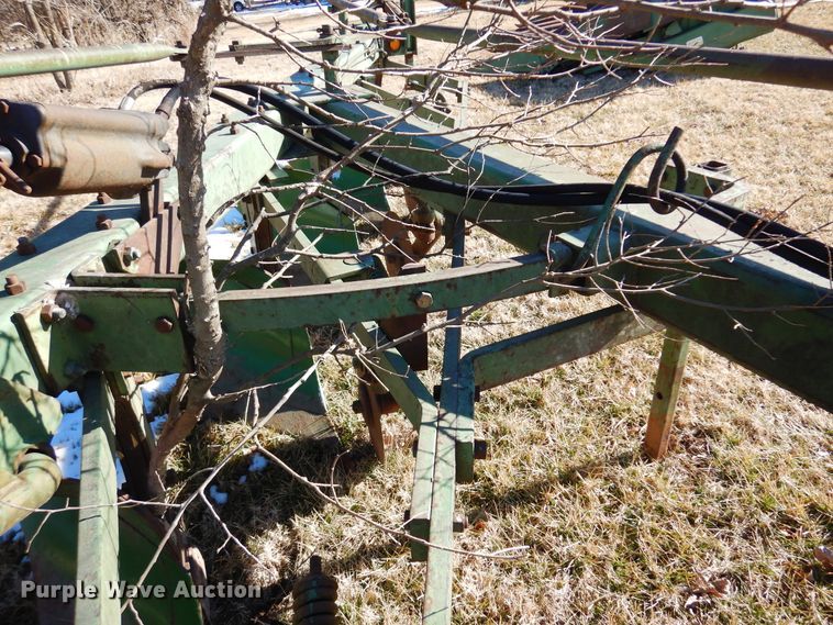 image for item DF0039 John Deere A1450  five bottom plow